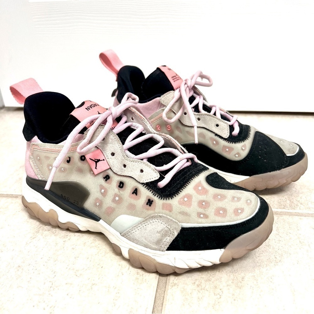 NIKE Women's Jordan Delta 2 Arctic Pink sneakers size 9M